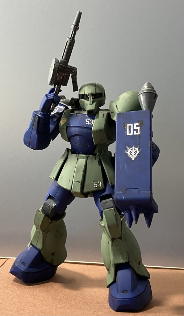 マシンガンに持ち替えます。