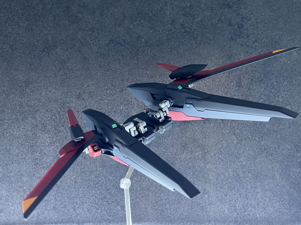 ファトゥムアイフリッド11＋ファトゥム01をベースに改造したリフター型の支援機。コレ単体での運用が可能であるがファイターの操縦能力に大きく左右される。ちなみに11+はハルートの型式番号GN-011が元ネタ。