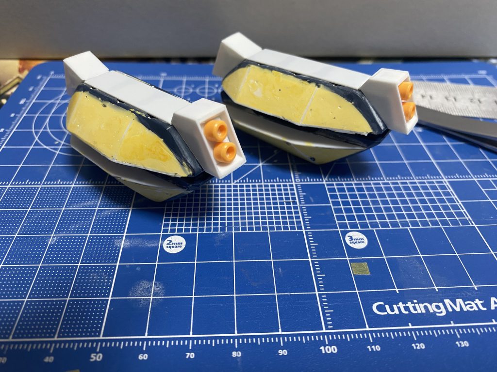 ファンネルコンテナサザビーのものをベースにポリパテでゴリ押してます