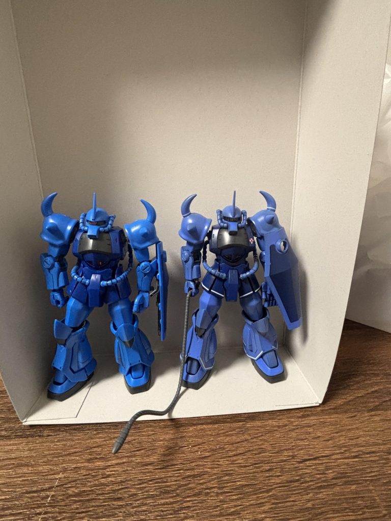 基本塗装終了時、成形色との比較です。