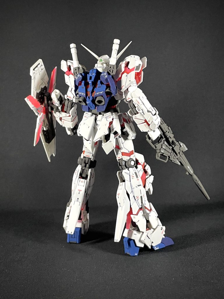 後ろ姿もいい感じ。意外とマッシブなんですねー。