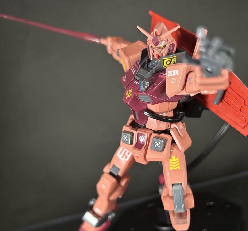 とりあえずガンダムっぽいポーズはなんでも似合います!