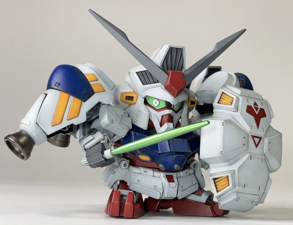 ビームサーベル悪顔でもガンダムなので、ビームサーベルが似合いますね。