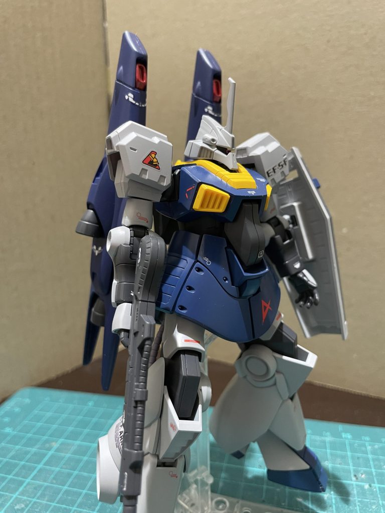 肩アーマーはヘイズルのものを利用しました。