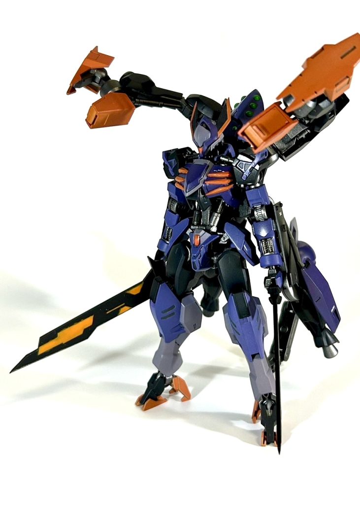 さそり座を主なモチーフとしていて、他にも仮面ライダーや戦隊からちょこちょこ取っています