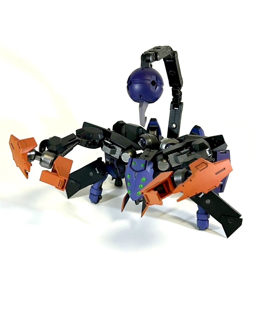 さそり座モチーフなのでさそりに可変できるようにしてみました。