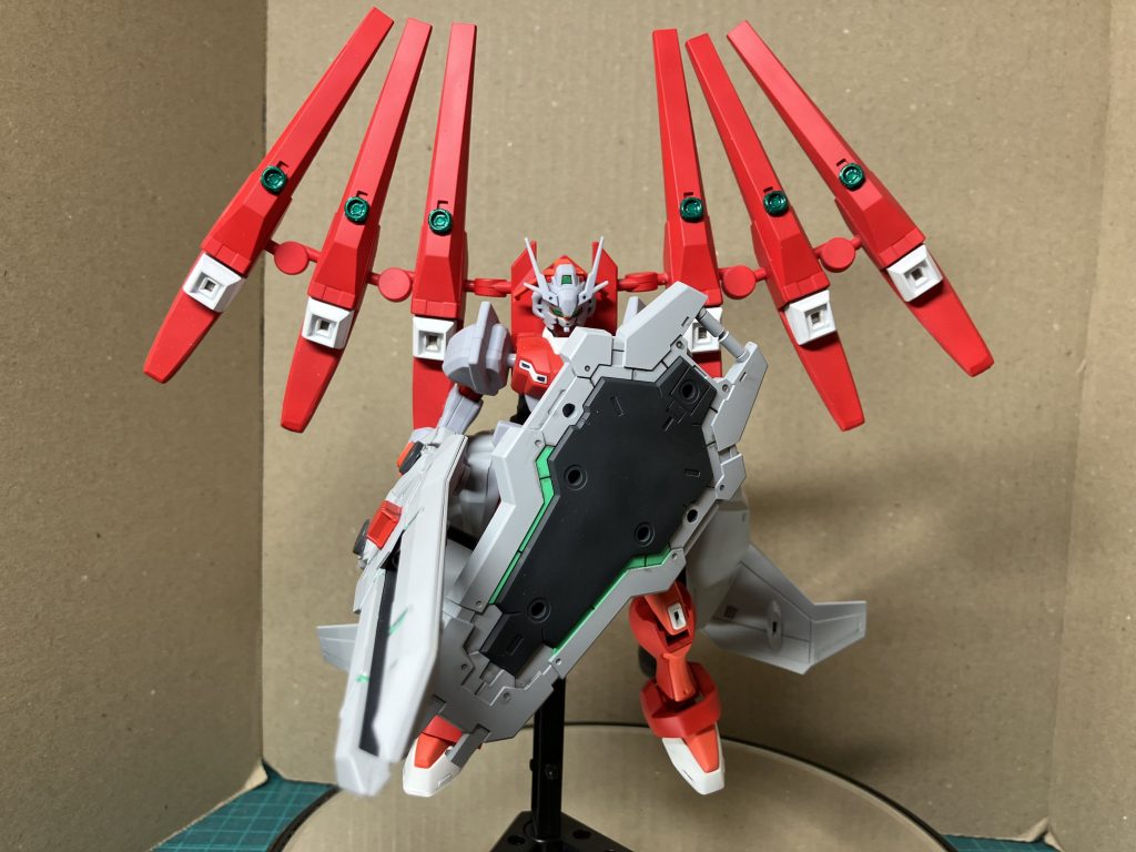 大型シールド(フルドレスって眩しいんだからのポーズ)