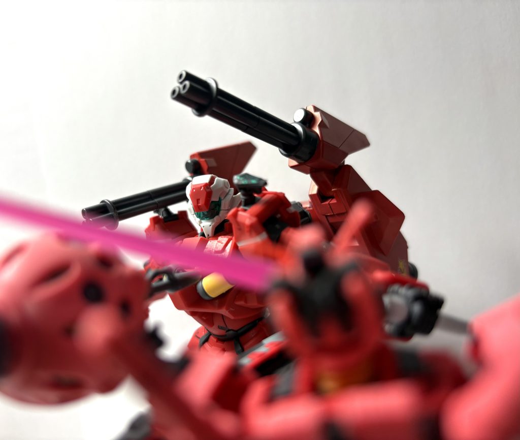 シャアに切り掛かるガトリング軽キャノン！セイラマスに代わる連邦軍のキラーになれそうな、なれなさそうな…