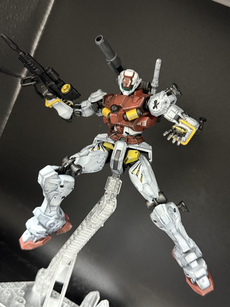 宇宙戦闘メインだった(と思われる)機体なのでウェザリングはチッピングのみシイコママがダメージ喰らうところは想像できなかったので大好きな弾痕加工は泣く泣くカットあと肩キャノンもバーニアと同じ焼け加工しようと思ったけどなんかあんま使ってるところ想像できなかったので綺麗なままに …というかビームでも金属焼けできるんだろうか？宇宙行ったことないからわかんないビーム撃ったこともないけど