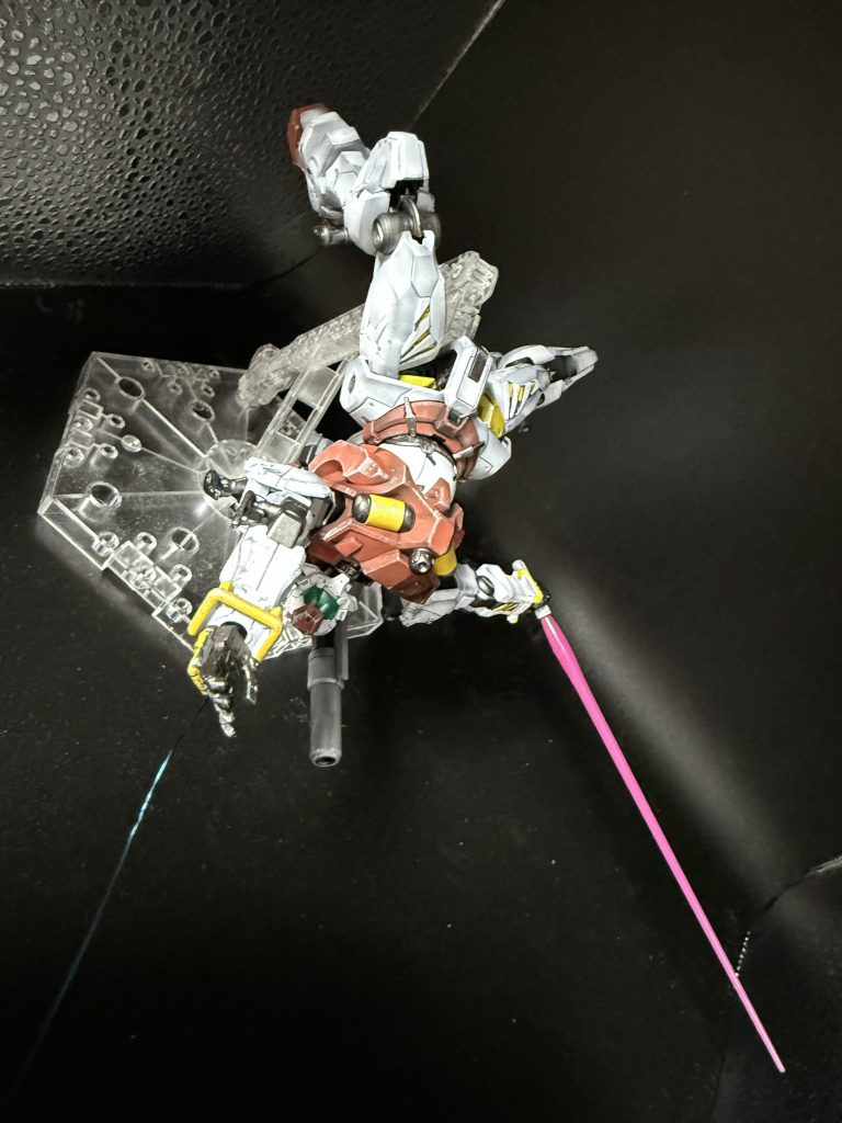 スティグマ戦法で酷使する左腕だけ塗装禿げ増やしてみたけどよくわからない。もっとゴリゴリに入れた方が良かったかも？