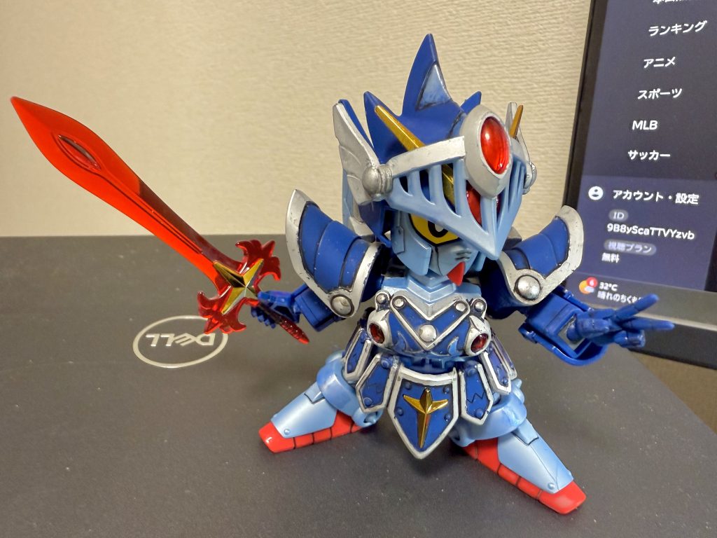 塗装には以下を使いました。・ガンダムマーカー シャインシルバー・ガンダムマーカー ルミナスメタグリーン・タミヤ エナメル黒・水性ホビーカラー スモークブルー→マーカーのシルバーに重ねて水色メタルに・水性ホビーカラー レッドフィニッシュは一部除いてつや消しです!