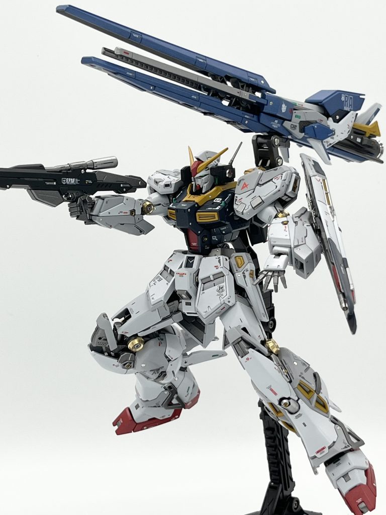 ロングレンジ・フィン・ファンネルショットロングレンジ・フィン・ファンネルはスーパーガンダムを意識したカラーリングにしてみました。