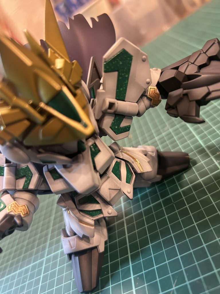 サイコフレームはマイスター関田さんが紹介していたスパッタリング塗装を参考にやってみました。(画像だと分かりづらいですね💧)