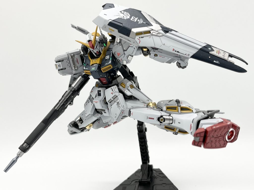 飛び蹴りショットマークIIなので、飛び蹴りのポージングを入れてみました‼️RGは可動域が広くて色々なポージングが出来るので楽しいですね🎵