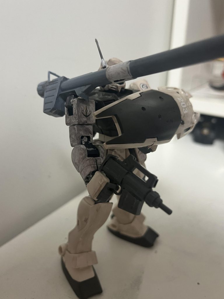 他にもサーベルをバックパックに直につけたりライフルをピストル型に改修するなどのパイロットの要望に応じた改修がほどこされている