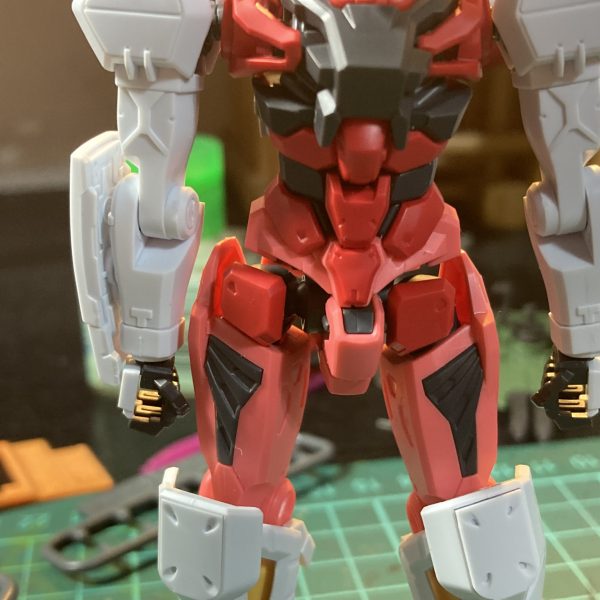 30MMのパーツを使ってBD1号機に似せていく｡ただちょっと...パーツが厚めなんだよな...（4枚目）