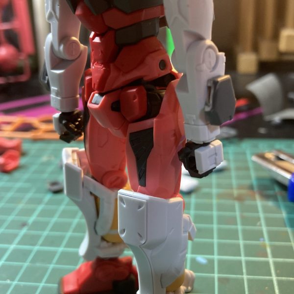 腕はとりあえず決まったけど肩はイメージとしては写真みたいな感じにパイプを付ける予定...。ただ長すぎるから調整してスマートにします。（1枚目）