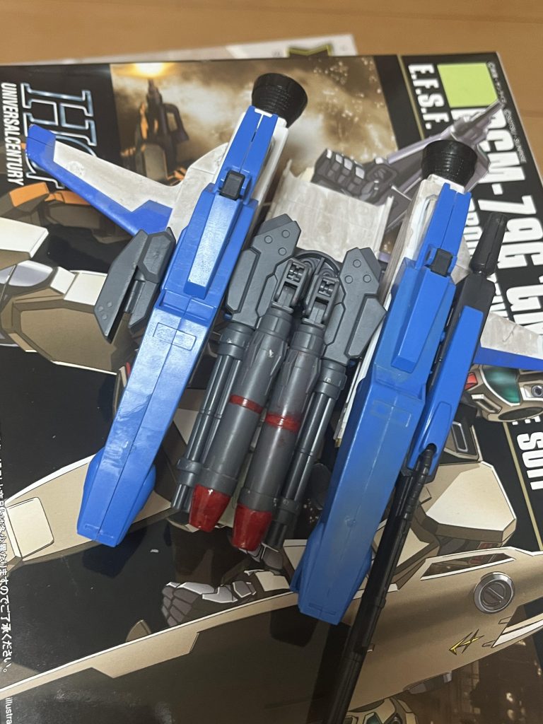 機関砲とミサイルは直に付けている