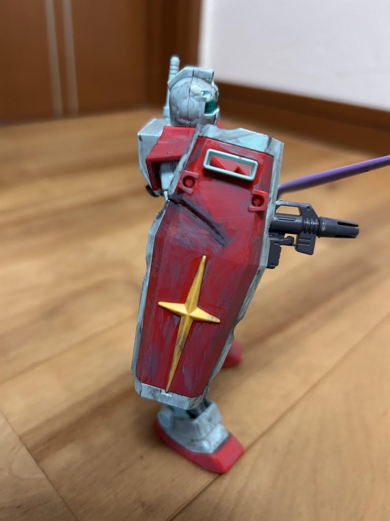 盾もボロボロです。資金ないのでこのまま利用していこうと思います