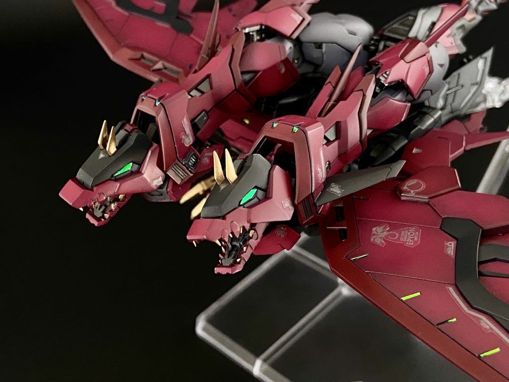 口に小さな金の牙を追加。ダイナゼノン観てたらやってみたくなりました。