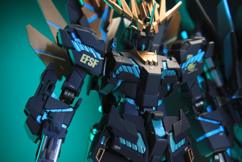 胸部外装は左右逆に接着してしまいました・・・