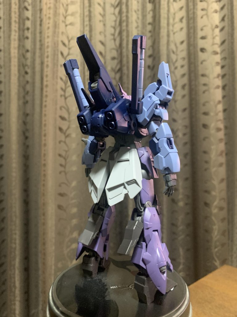 トーリスリッターのバックパックは三分割して、中央部分の上下を反転させました。だいぶシルエットが変わり、お気に入りです。