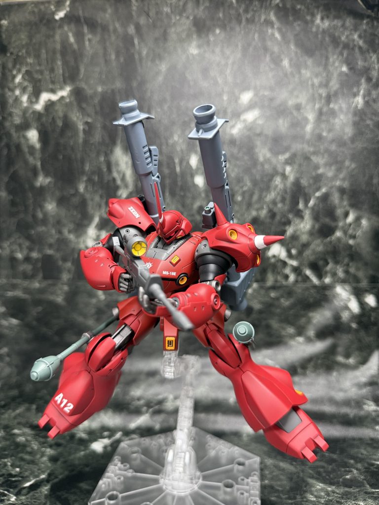 武装はショットガン、バズーカ、シュツルムファウストに加えてゲルググのビームライフルを装備。