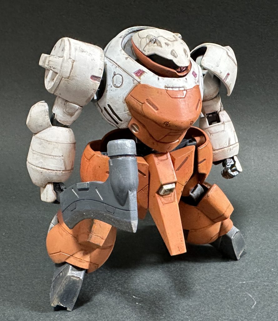 仕上げをちょっと迷いましたが、ざらっとした表面にシェードカラーをにじませる感じにしてみました。