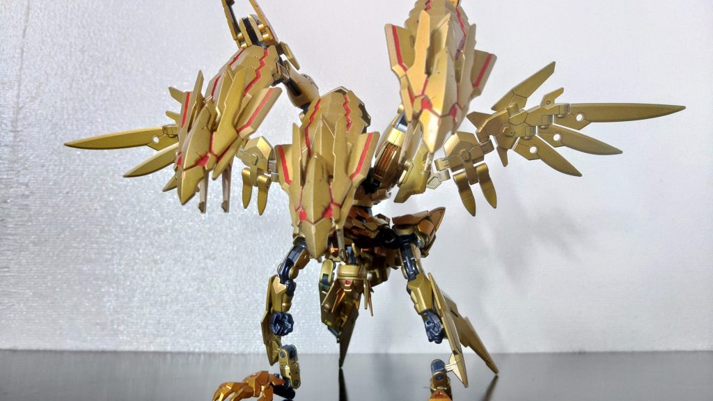 「黄金魔竜 カイゼルギラドラド」「黄金魔王 ガンダムギラドラド」が魔竜転身した姿。それはかつて金星を滅ぼしたとされる伝説の超宇宙怪獣の姿を模しており、魔王形態の10倍の戦闘力を持つ。この姿は醜くあまり姿を見せないが、転身させたら最後、全てを破壊し尽くすという。ちなみに人型に変形する際は「魔王転身」の掛け声で戻ることができる。