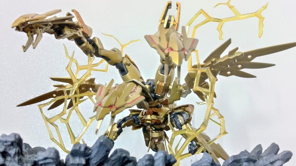 「魔竜転身!!黄金魔竜カイゼルギラドラド 大降臨!!」モチーフはあの「キングギドラ」です!最近「ゴジラVSキングギドラ」という映画を見たのでその勢いで作ってみました。