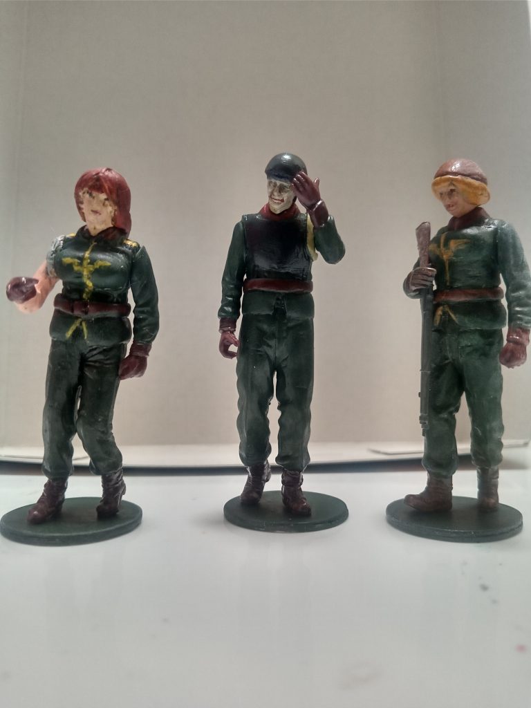 最初はパテ工作の練習で遊んでただけですが、おかげで小さいキットをいじる楽しさを知りました。上手くできなくても楽しいのが一番だと思い、今後もマイペースに作りたいものを作っていこうと思います。