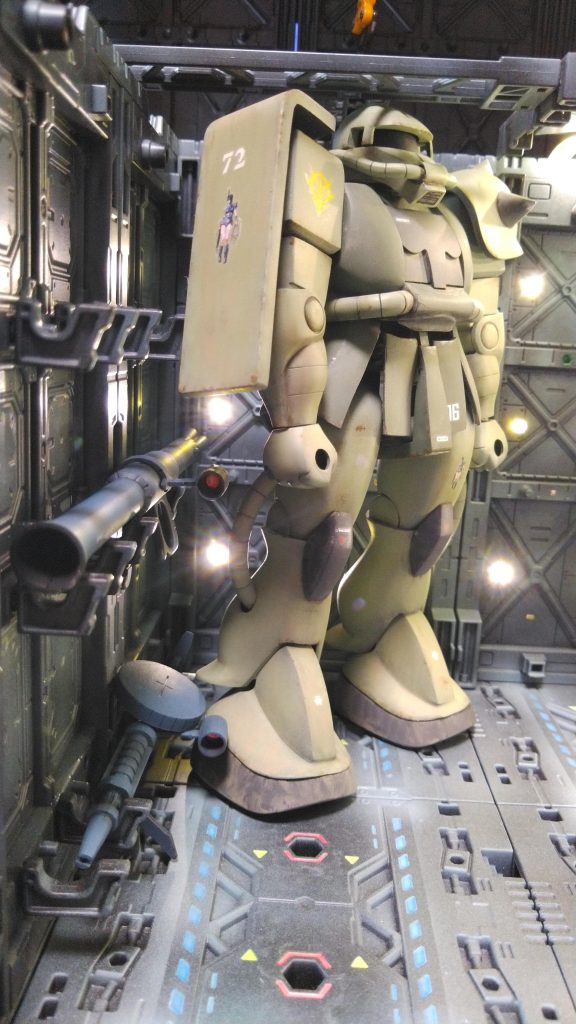 ザクレディのデカールが使いたくてこのキットを作ったみたいなもんです。