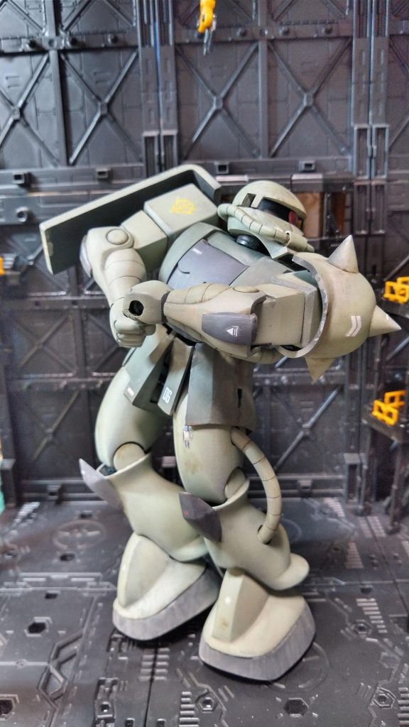 最後はボディービルダーザク。とても良いキットで満足です。ジャンクではないちゃんとしたキットがあと２つあるので、そのうちまた作りたいと思います。