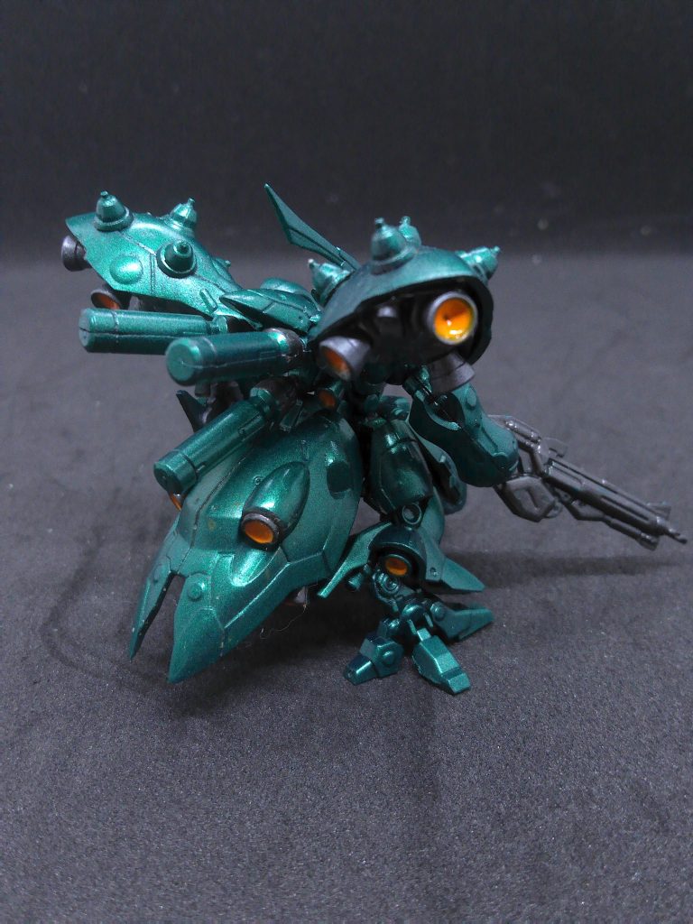 ほんとはプロペラントタンクなんかを白くする予定だったり、赤いリング状のワンポイントいれたり、もう少し色を足すつもりだったけど、　　　ガンダムバトルオペレーション２とかいう塗装支援ツールｗでテストしたらエルメスから離れすぎたので３色に落ち着きました。