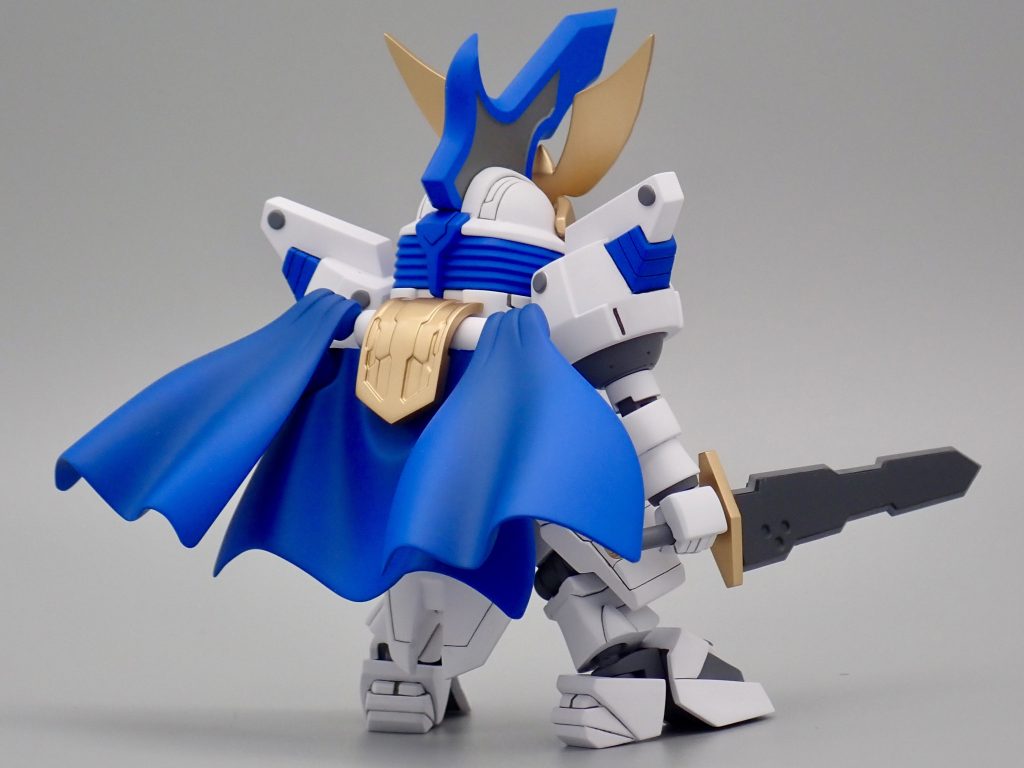 嵐の騎士トールギスのキットは当時300円の廉価版ラインナップでしか登場していません。造形面でもややダルさがある出来なので、ミキシングと3Dプリンターを利用して現代風にアップデートしています。