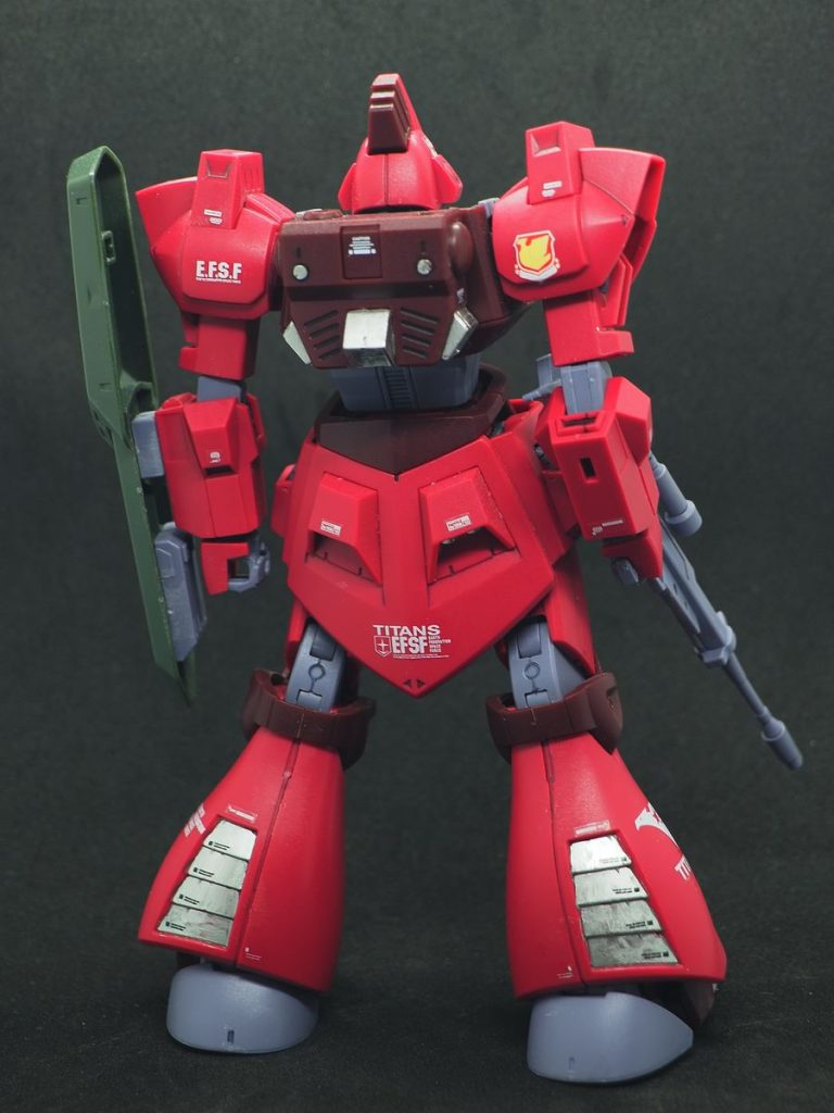 組み立てただけでは能が無いので、部分塗装やデカールで誤魔化してますけど(gundam-kao5)