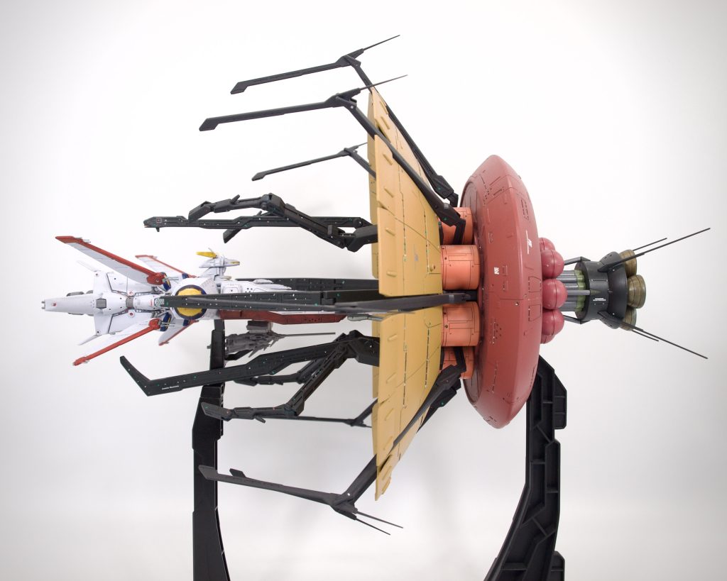 横からこんなカットも0083にありました