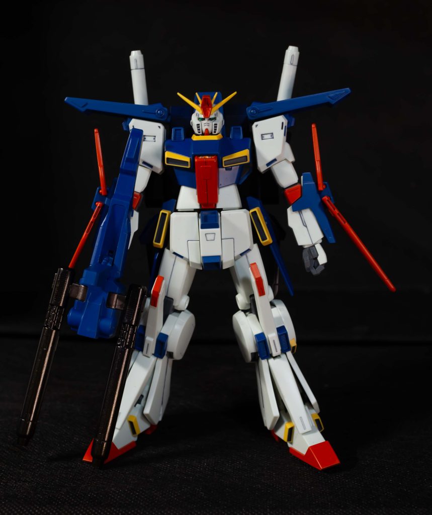 組み立てては見たものの、しばらく放置してました。ガンダムマーカーの青色でいい色が見つかったので塗装することにしました。