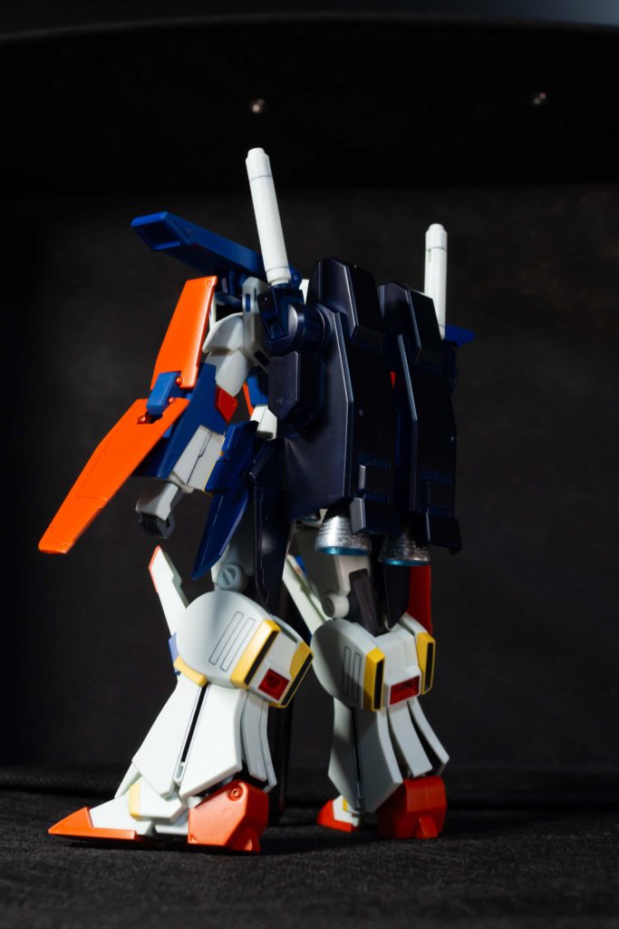 Youtubeで、ガンダムマーカー2色混ぜるとこの青色になるのを見つけて、トライしました。なかなかいい感じ。