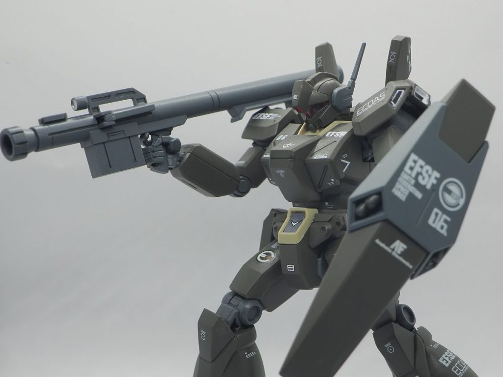 量産機なので、色々とバリエーションが有っていいですね(gundam-kao6)