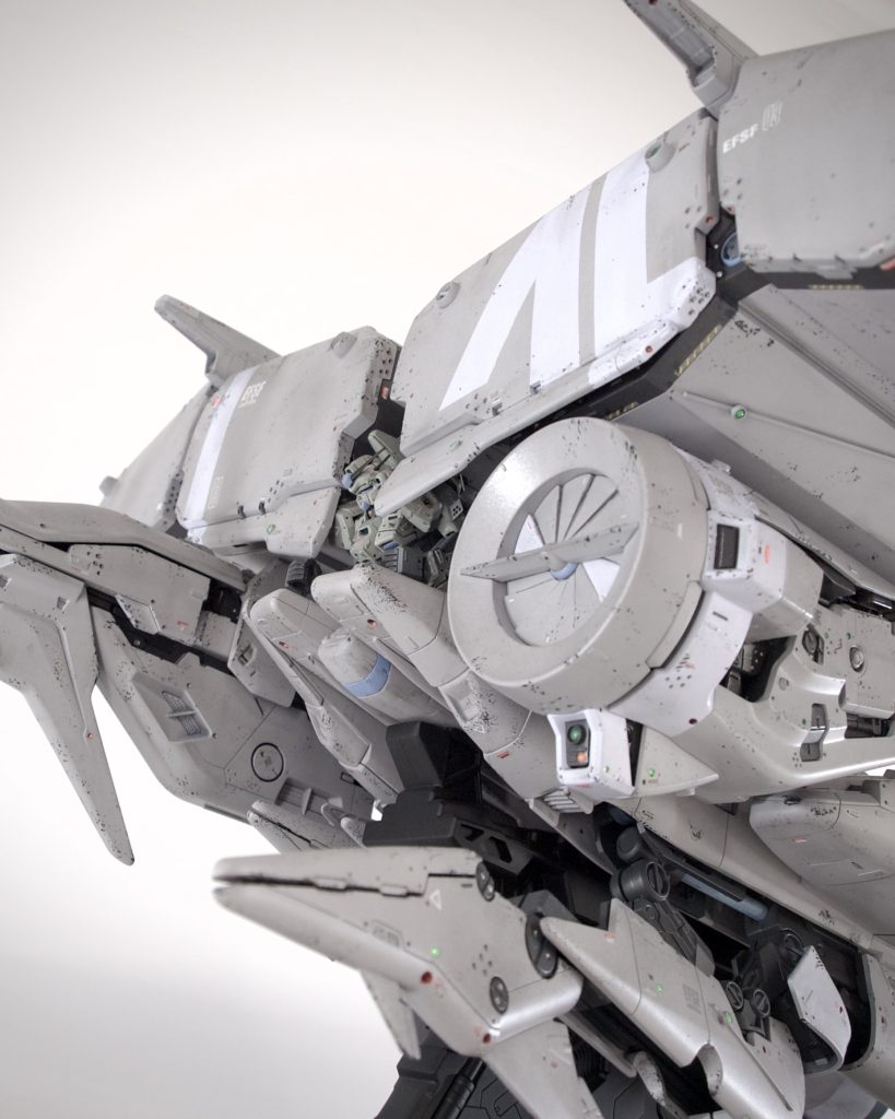 各所に配したグリーンのカメラレンズとレールは最初期の全天周囲モニターを実装したデンドロビウムならではの装備かと思ってます