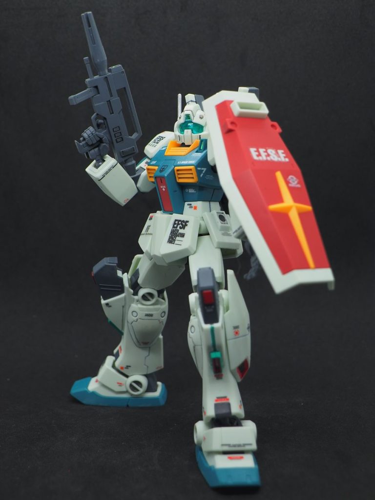 ポージングがイマイチなので、アクションベース買うかなぁ(gundam-kao5)