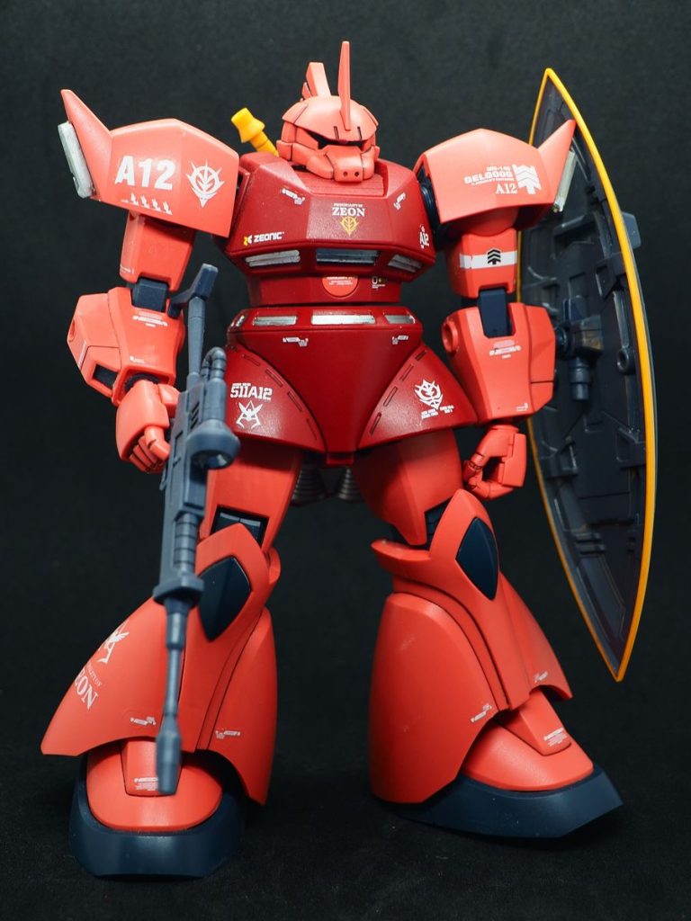 肩にはマリーネのバーニアを複製して接着していますが、いかにも複製とわかるので撮影時に強調しませんでした(zaku-kao2)