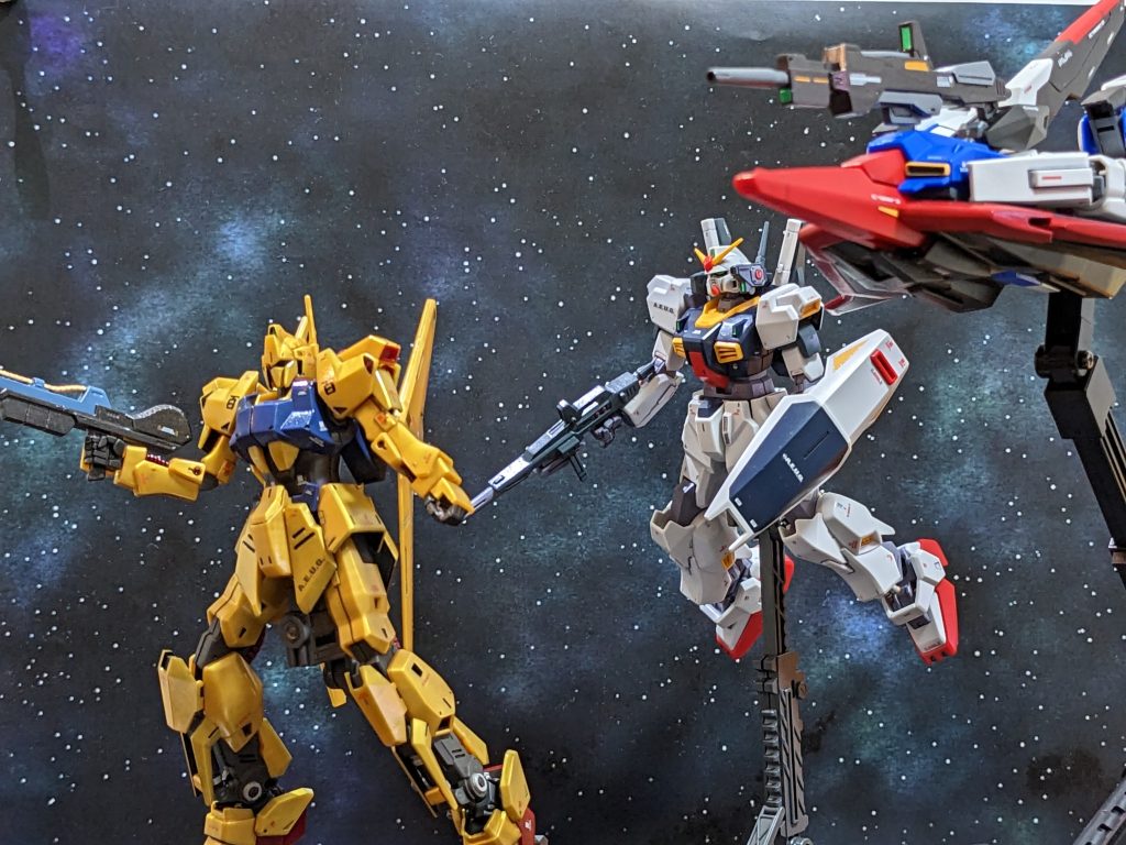 立ち姿以外で、どうにか3体を撮影してみました。