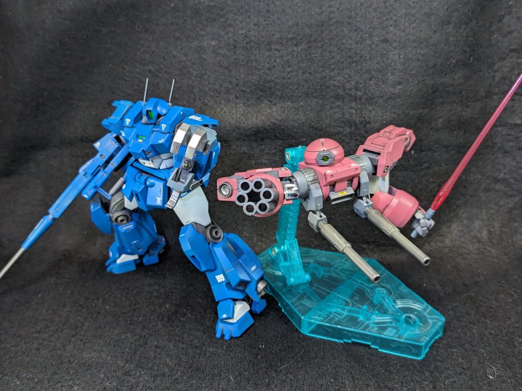 え～、背中にブルーティッシュドッグを背負った、ラビドリードッグですｗ　フィアナを背負って歩くキリコのイメージですね。ただ背中のフィアナさんはバリバリ元気ですがｗ  　パイロットがフィアナさんなので、完全独立して動く設定です。