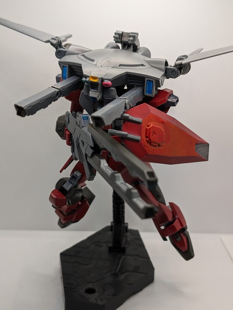 武器構えフォビドゥンのレールガンは特徴的過ぎるのでキャバリアー側には取り付けず、手持ちのレールガンに改造