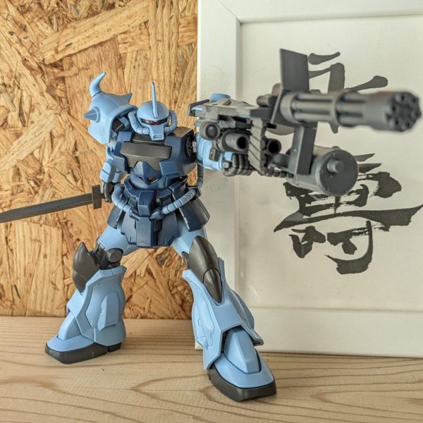 先月はミスターブシドー強化月間でしたが、今月から『震える山』推進月間です。先ずはHGUC1/144グフカスタムに取り掛かります。パチ組終わりましたがもうこのままでも充分かっこいいです。何もしなくてもいいのではと思ってしまいます🤤かなりの良キットですよね🤤🤤（1枚目）