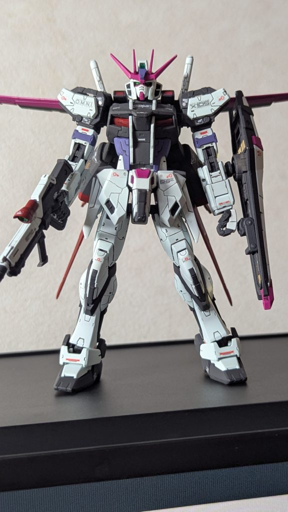 肉眼だとビリジアングリーン混ぜただろうかと思うくらい白でしたが、私のモニター環境だとちょっと緑がかって見えます(プラシーボ効果)。