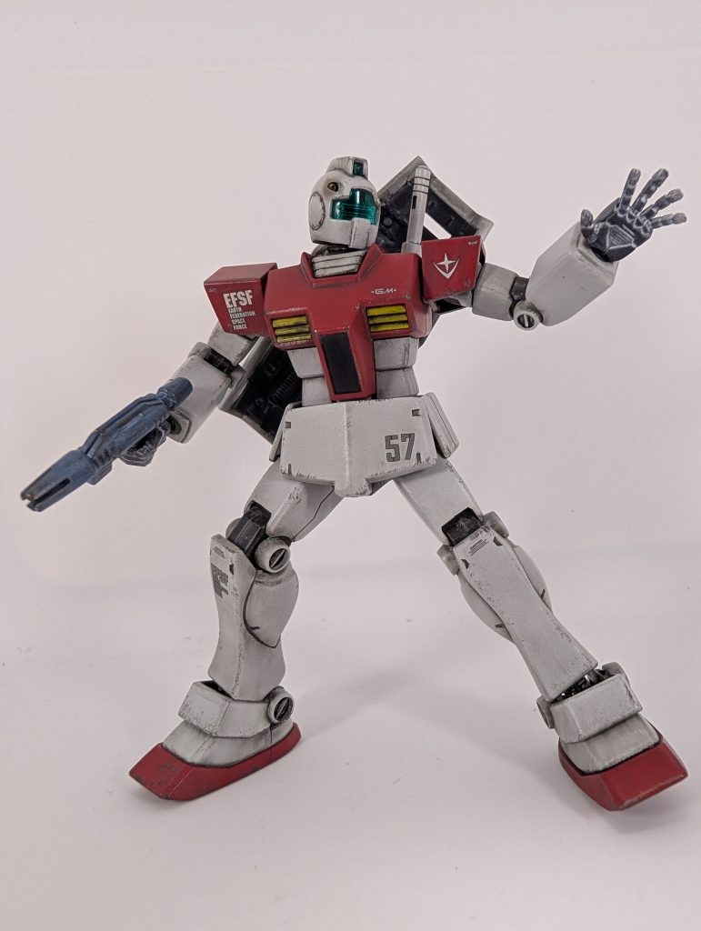 足がもう少し動いてくれたら、もうちょっとはマシなポーズを取れるんかな(zaku-kao4)