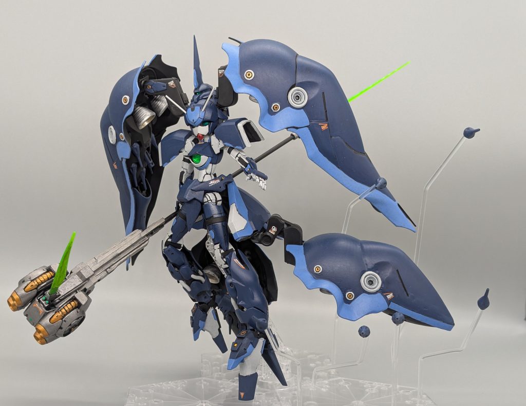 またバインダー内に収納されているファンネルは全部にネオジムを組み込んでいるので、バインダー内のファンネル収納スペースのマグネットシートや、他のマグネットシートが貼っている箇所に自由に取り外しして遊べたりもできます。